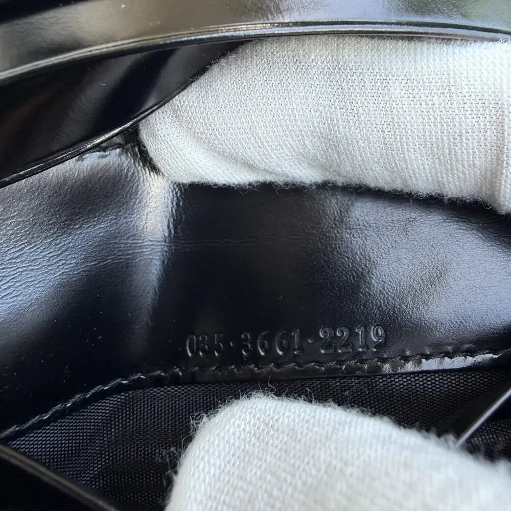 Authentic Vintage Gucci Bifold Wallet Black Patent Leather - Picture 15 of 16